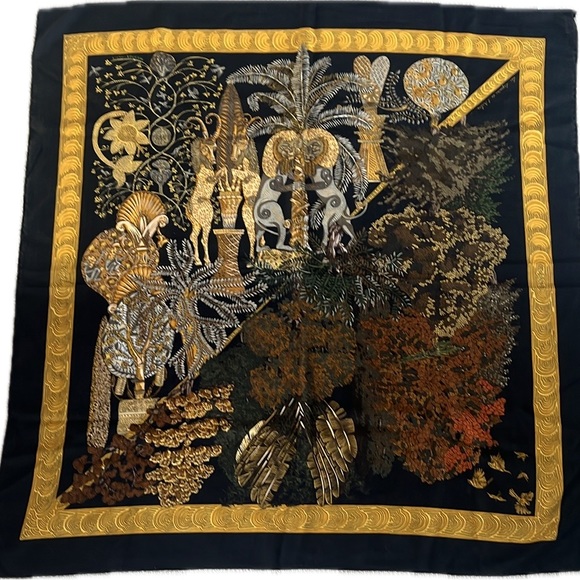 Hermes Carre 90 Les Legendes de L'Arbre Tree
Legend Silk/cashmere Women's Scarf - Picture 1 of 10